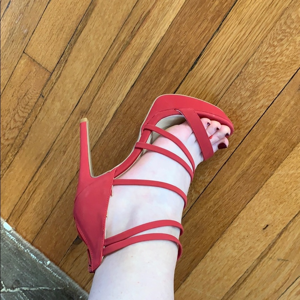 Cute stewpot red heels! Size 7 WORN ONCE